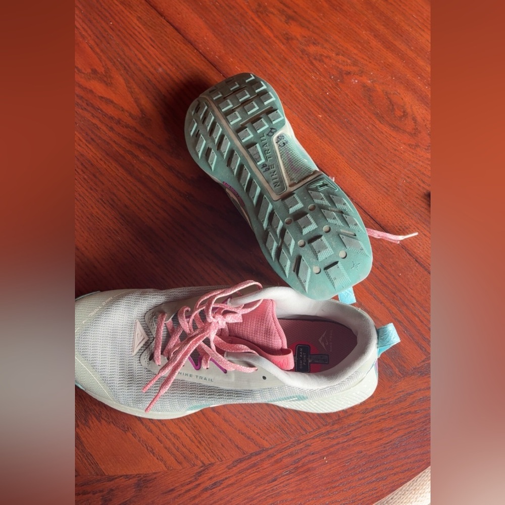 Nike Gray and Pink Trail Running Shoes - Picture 2 of 4